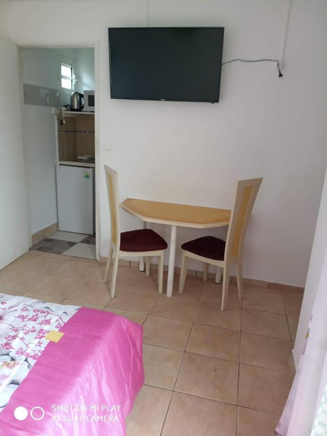 Charmant Studio Dans Le Sud, Ideal Pour Un Couple Trois Mares Екстер'єр фото